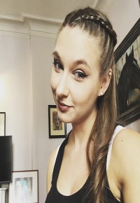 Диана 23 года м.Братиславская